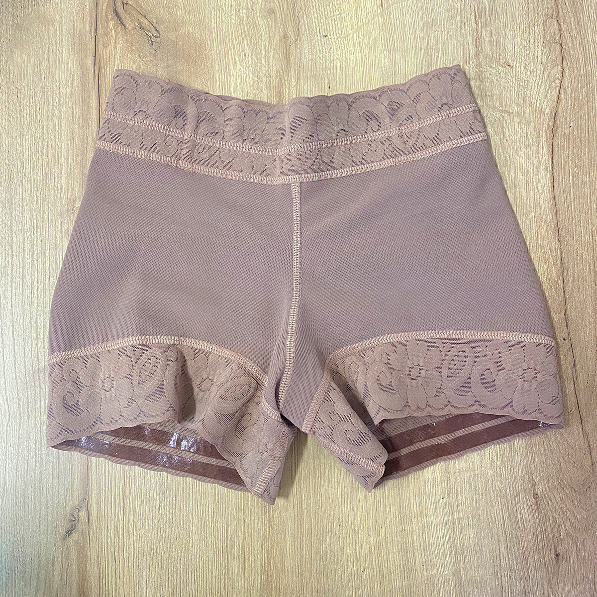 Short Faja Levanta Cola Cachetero – Moldea, Realza y Atrae Miradas
